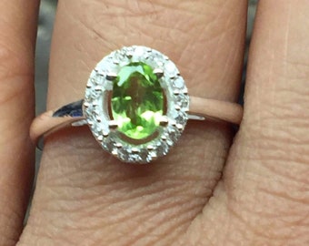 Natural 1ct Green Peridot 925 Solid Sterling Silver Engagement Ring Size 6, 7, 8, 9