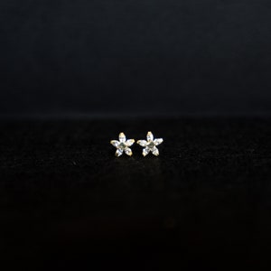 10k Gold Flower Earrings