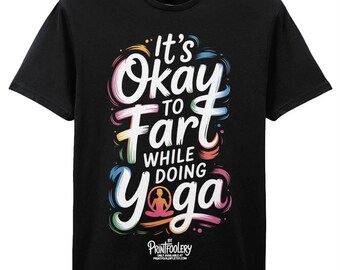Divertente t-shirt da yoga, nera, in misto cotone, con stampa umoristica sulle scoregge.
