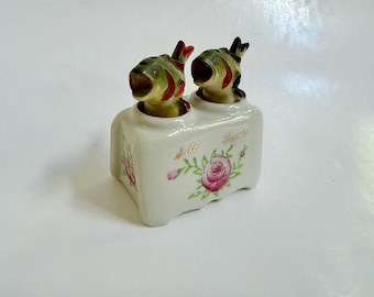 Fish Nodder Salt and Pepper Shaker Set- T. T. Patent - Made in Japan