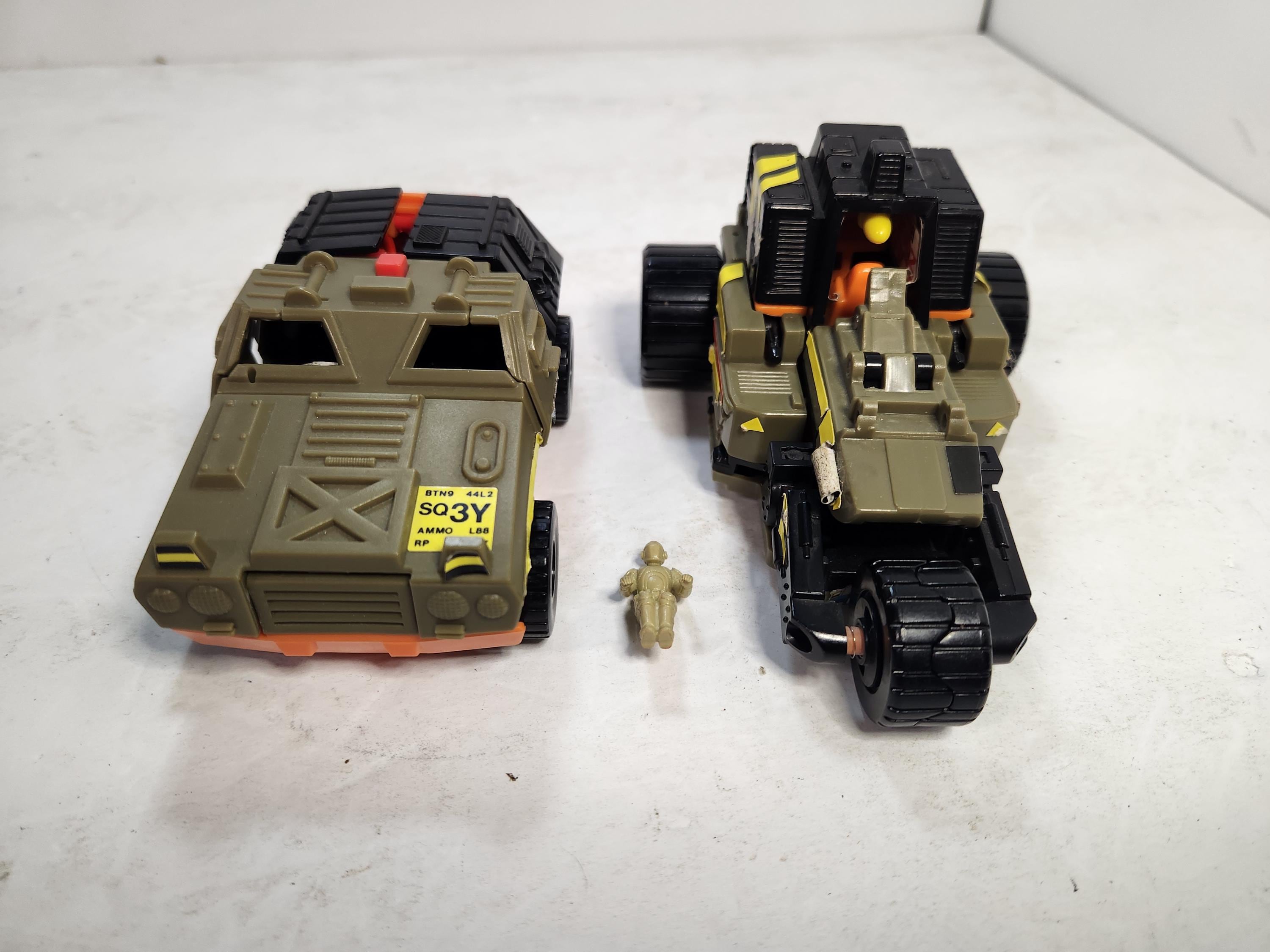 Lot of Vintage Galoob Xpanders Toys ATV Cycle Missile Outpost 4x4