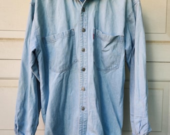 Vintage Levi's Blue Denim Shirt Men's Small Red Tab 90"s Metal Buttons WPL-423