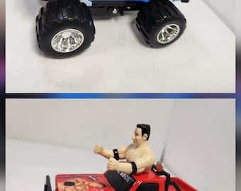 Lote de 2 Radical Rides The Rock & Stone Cold Steve Austin Monster Truck 1998 WWF