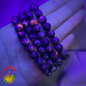 UV REACTIVE Yooperlite Crystal Bracelet, 8mm+ Yooperlite Beaded Bracelet | Power and Peace Bracelet | Stretch Elastic String | Perfect Gift