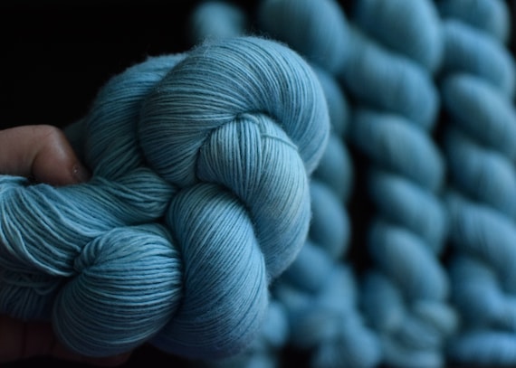 100% Non Superwash Merino Wool / “Post” / 1ply Fingering 437yrds 100g Dyed naturally with botanical materials, blue yarn
