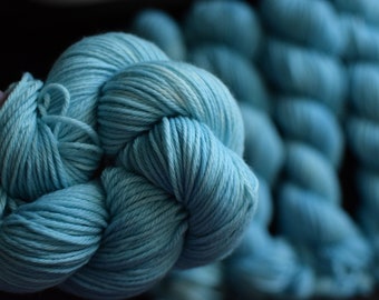Post ~    100% Superwash Wool 100g 219 yards 4 Ply Worsted Botanical Indie Dyed yarn