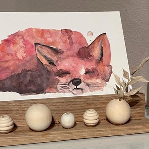Grußkarte Postkarte Liegender und schlafender Fuchs auf Strukturpapier, Aquarell