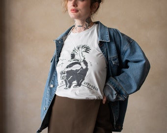 INTROVERT Unisex Jersey Kurzarm T-Shirt, Lustiges T-Shirt, Skunk Design, Geschenkidee