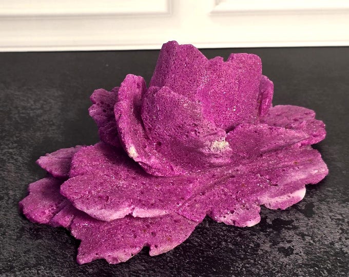 Honeycomb Ruby Crystal Rose Carving