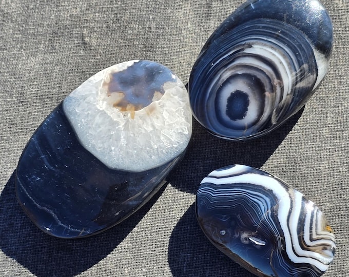 Black Agate Crystal Palm Stones