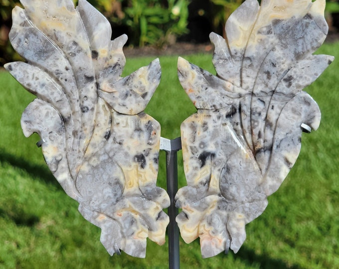 Yellow Crazy Lace Agate Crystal Nine-tailed Fox