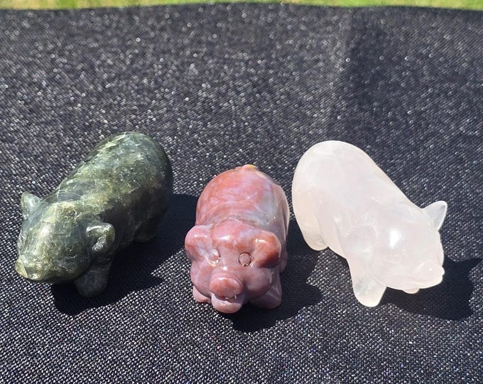 Mini Crystal Pig Carvings