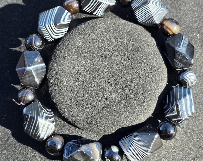 Black Banded Agate Crystal Diamond Cut Beaded Bracelet