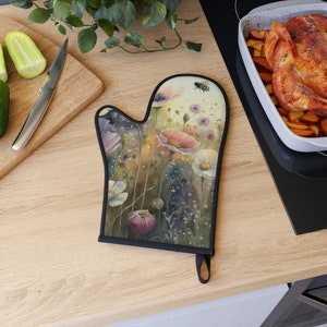 Sunrise Wildflower Oven Mitt | Cottagecore Oven Mitt | Faeriecore Decor | Housewarming Gift | Floral Pot Holder