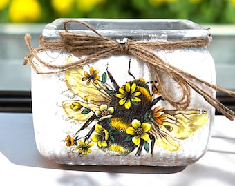Bee Planter, Cement Planter, Small Planter, Indoor Planter, Ribbed Planter, Bee Plant Pots, Bee Gifts, Bumble Bee Plant Holder, Gift for Mum