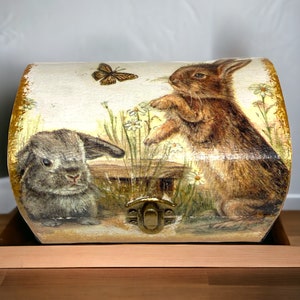 Boîte à bijoux enchantée en lapin des bois - porte-bijoux artisanaux, adorable souvenir de créature de la forêt, décoration d&#39;intérieur rustique