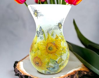 Daffodil Vase, Glass Vase, Bouquet Vase, Vases for Flowers, Pretty Vase, Floral Vase, Bee Vase, Daffodil Gifts, Gift for Mum, Vase for Mum