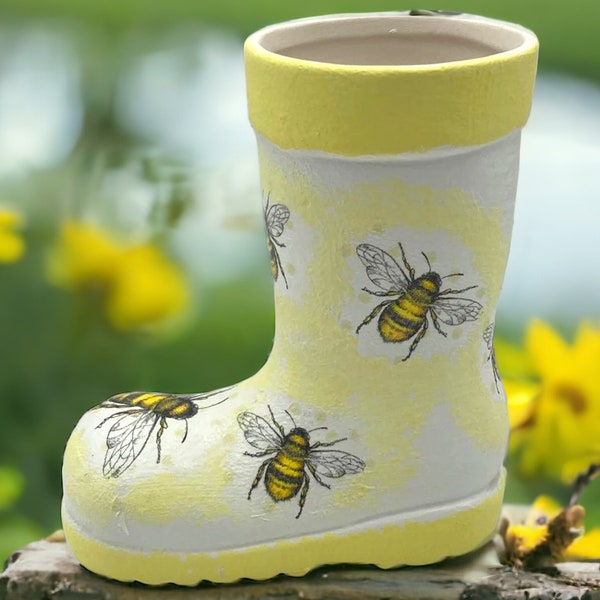 Bumble Bee Mini Wellie Boot Planter - Charming Garden Decor with Bee Theme - Unique Wellington Boot Flower Pot for Small Plants and Herbs