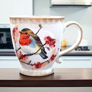 Robin Mug, Bird Mug, Robin Cup, Robin Mugs, Coffee Mug, Vintage Mugs, Footed Mug, Robin Gifts, Robin Decor, Robin Drinkware, Gift for Mum