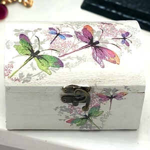 Elegant Dragonfly Trinket Box - Handcrafted Jewelry Holder,  Keepsake Organizer, Nature-Inspired Decorative Box