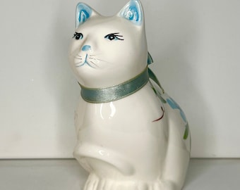 ヴィンテージ磁器の猫の置物：青い花柄の装飾 - Etsy 日本