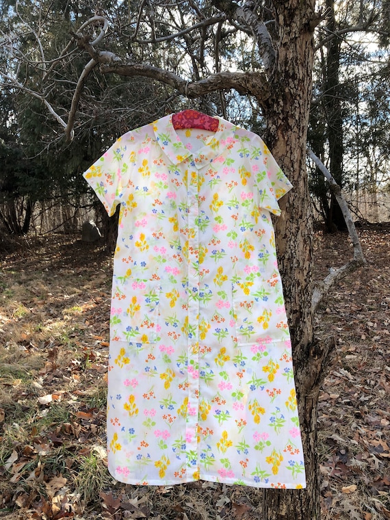60s Sheer Floral Cottagecore Housecoat with Pocket