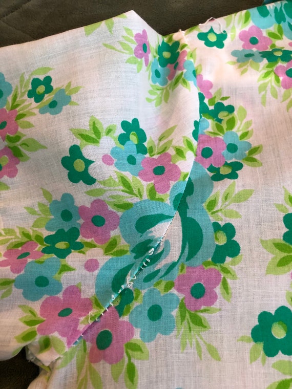 60s Sheer Green and Purple Floral Cottagecore Hou… - image 6