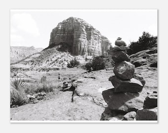 Impresión de Sedona Bell Rock: Fotografía en blanco y negro, paisaje zen