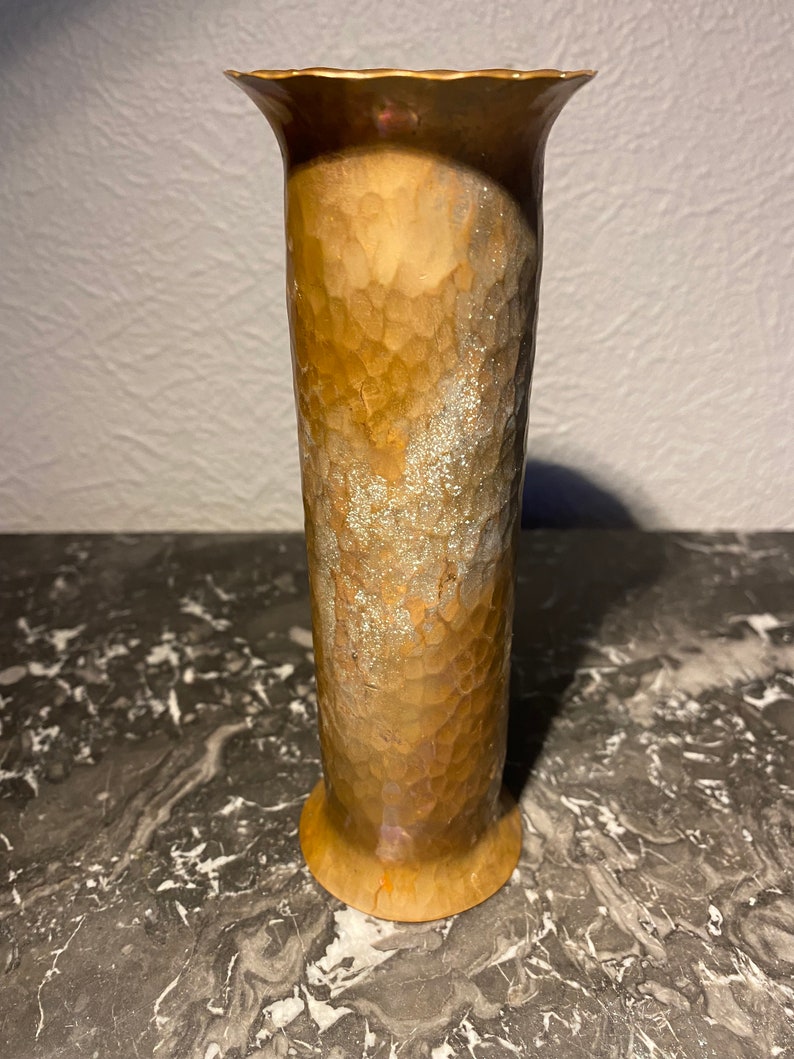 Vintage Round Arts and Crafts Copper Vase. GWG. Hand Hammered Scalloped Edge. image 4