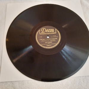 1944 Bing Crosby &#39;The Day After Forever / It Could Happen To You&quot; 78 rpm Record 18580