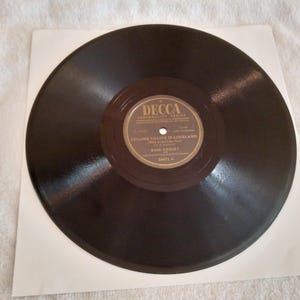 1948 Bing Crosby &quot;I&#39;d Love to Live in Loveland / Love Thy Neighbor&quot; 78 rpm Record 24471