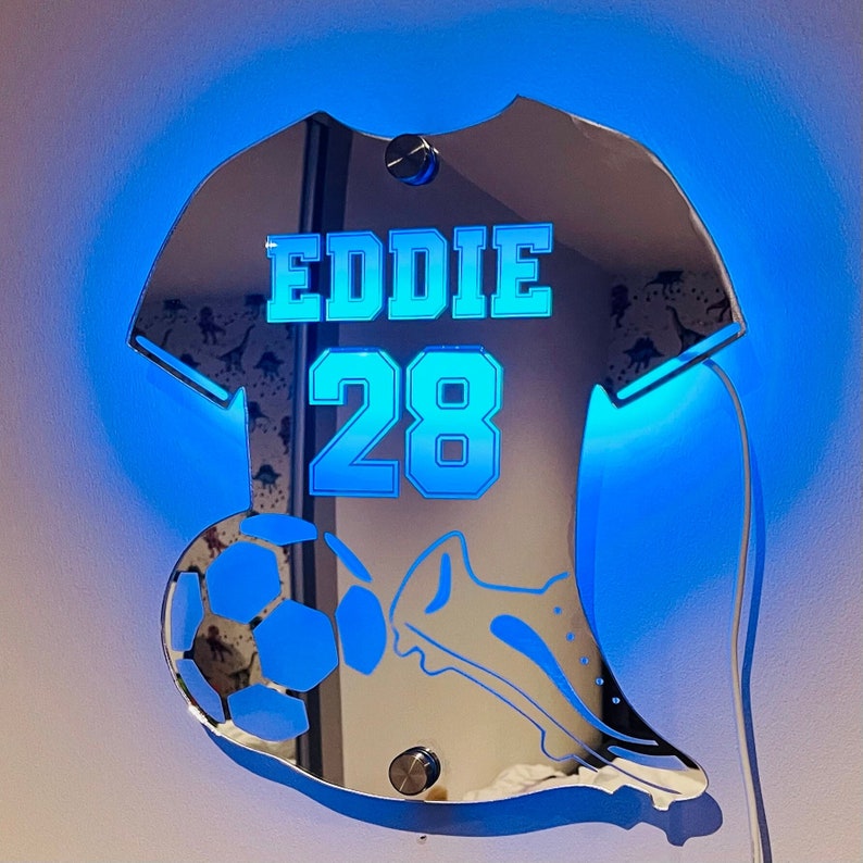 Applique murale miroir de football / Lampe pour maillot de football / Décoration de chambre / Chambre de filles / Chambre de garçons / Sport / Miroir LED / Homme des cavernes / Football / Anniversaire image 1