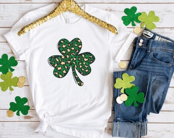 Leopard Shamrock St Patrick's Day T-Shirt: Lucky Irish Tee