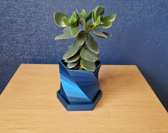 Sleek Geometric Spiral Indoor Plant Pot - Contemporary Plant Holder