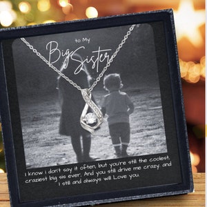 Pacchetto regalo per sorelle - Biglietto per mia sorella - Collana con ciondolo - Biglietto di auguri unico per le feste per la sorella - Il regalo migliore per il fratello - Photobomb in bianco e nero - Lista dei desideri di Natale