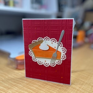 Cartão de Ação de Graças, cartão de ação de amigos, cartão de outono, cartão de torta de abóbora, cartão feito à mão, cartão exclusivo, cartão 3D, cartão cortado, cartão em relevo,