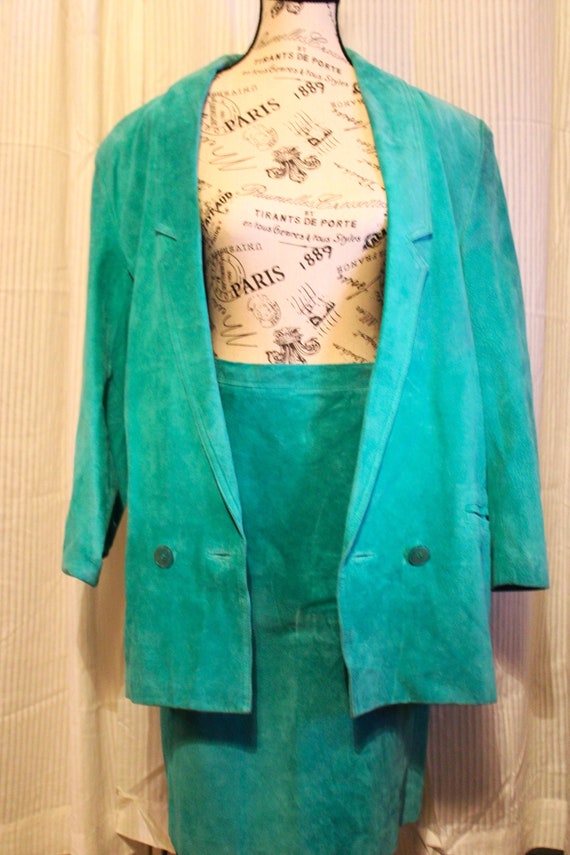 2-Piece Green Suede Vintage Womens Suit