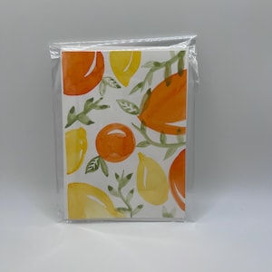 Cartão de felicitações em aquarela pintado à mão com envelope - em branco por dentro - limões e laranjas