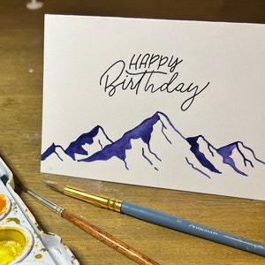 Cartão de aniversário pintado à mão em aquarela com envelope - em branco por dentro