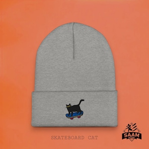 Black Cat on Skateboard Ribbed Beanie – Embroidered Design for Skateboard & Cat Lovers