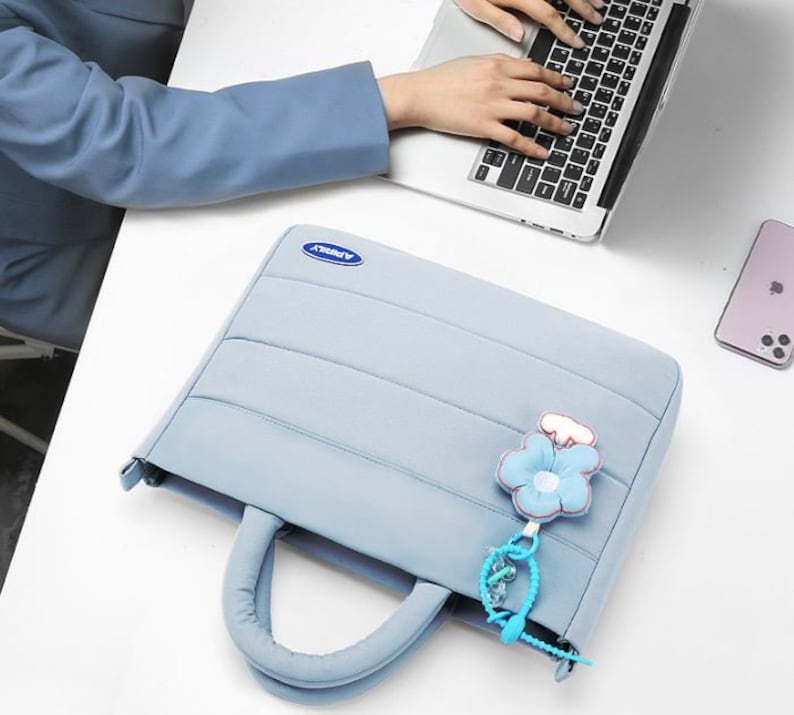 Laptoptasche für Damen Handgenähte Laptoptasche für Mädchen Sommer MacBook-Tasche Handgenähte Laptoptasche für Damen. Bild 8