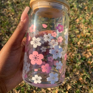 COLOR CHANGING Cherry Blossom Glass Cup, with Bamboo Lid and Straw, Sakura Glass Tumbler, Valetine&#39;s Day Gift Ideas, Cherry blossom decor