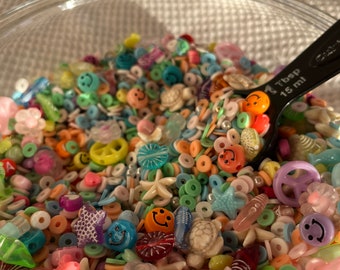 Summer bead confetti