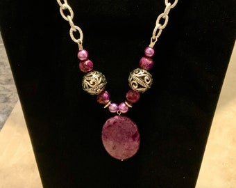 Vibrant Purple and Mauve Beaded Necklace!