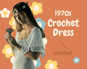 Puede incluir: Una mujer con un vestido de ganchillo blanco con escote cuadrado y mangas acampanadas. El vestido se combina con una corona floral. La imagen tiene el texto "1970s Crochet Dress" con una ilustración de ganchillo y la palabra "crochet". El fondo es naranja con gráficos de flores.