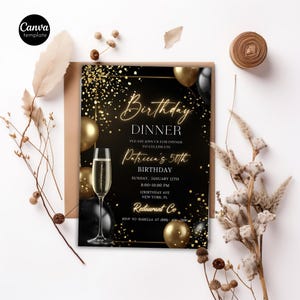 Può includere: Invito per cena di compleanno nero e oro con il testo "Cena di compleanno" e "50° compleanno di Patricia". L'invito include un calice di champagne, palloncini oro e neri e coriandoli dorati. I dettagli dell'evento sono elencati.