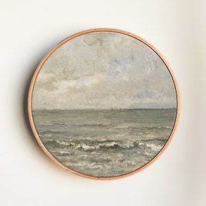 Impresión de pintura al óleo de paisaje marino en tonos neutros suaves, arte playero neutro con olas oceánicas antiguas, impresión de arte mural costero vintage sobre lienzo redondo