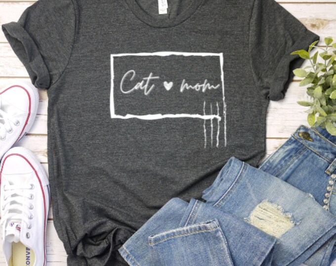 CAT MOM T SHIRT, Soft Cotton Shirt, Cat Owner Shirt, Casual and Comfy Short Sleeves Unisex Cat Lovers Shirt