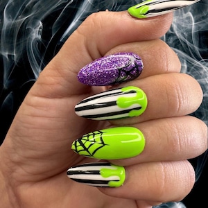 Beetlejuice Press On Nails: Halloween Spiderweb Design