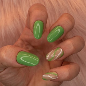Green and white stripe press on nails nails| fake nails